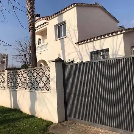 Nyaraló Maison De Charme Avec Piscine Empuriabrava