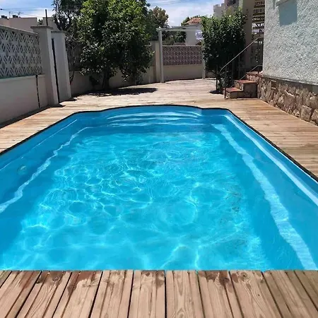 Сasa de vacaciones Maison De Charme Avec Piscine