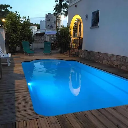 Maison De Charme Avec Piscine Сasa de vacaciones Ampuriabrava