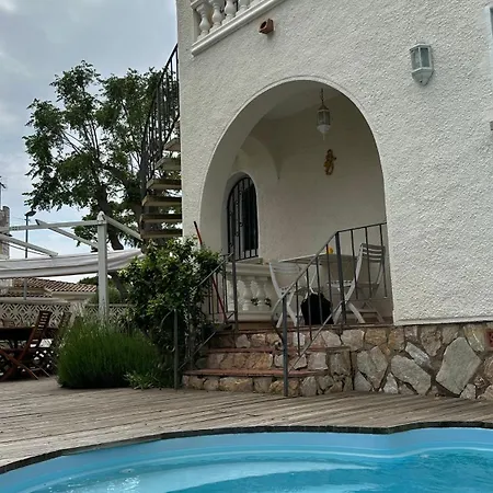 Сasa de vacaciones Maison De Charme Avec Piscine